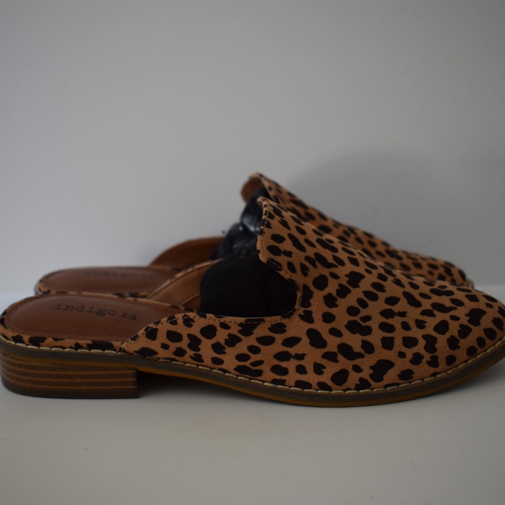 Indigo Rd Hayze Cheetah Print Mules Clogs Shoes Womens 7.5 M Low Block Heel - Picture 3 of 7